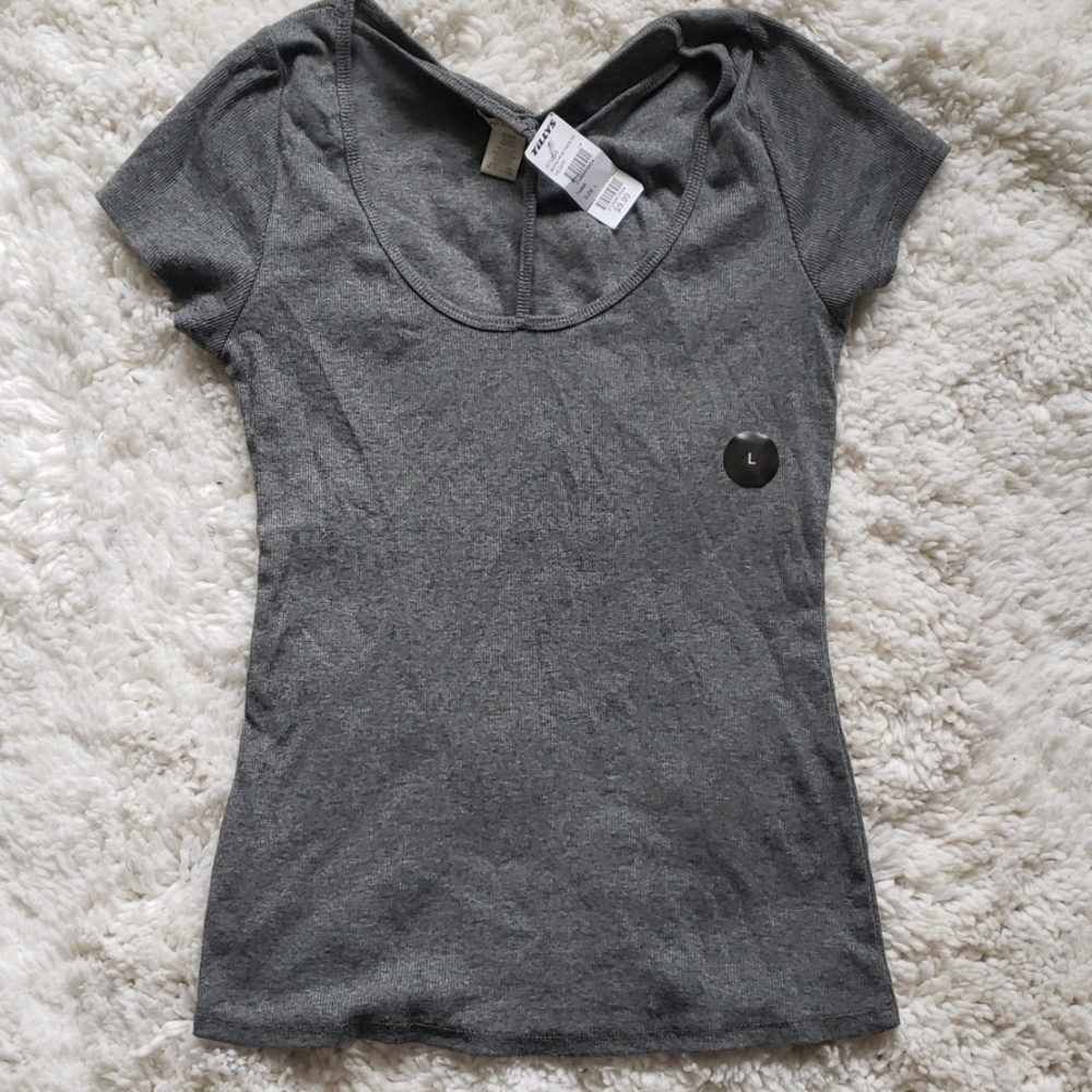 Tight tee